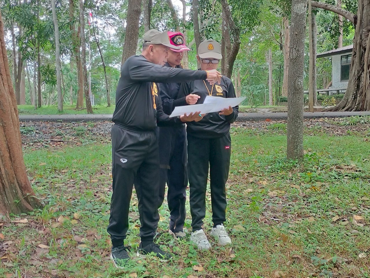 LINE_ALBUM_ทบทวน อปพร. 68_250813_382_397.jpg